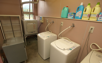 洗濯室（洗濯機・乾燥機・冷蔵庫・製氷機）